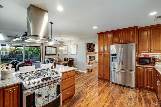 353 Patrick Ln, Windsor, CA 95492