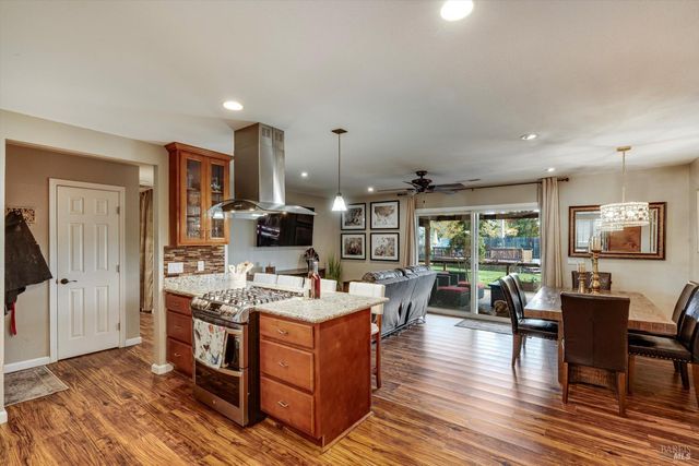 353 Patrick Ln, Windsor, CA 95492