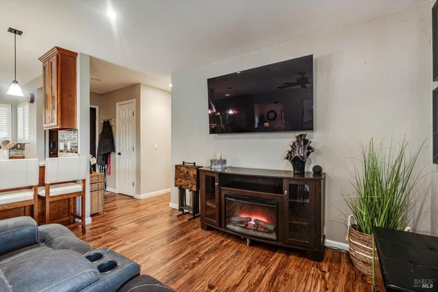 353 Patrick Ln, Windsor, CA 95492