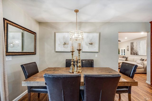 353 Patrick Ln, Windsor, CA 95492