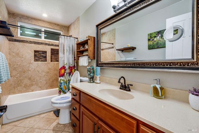 353 Patrick Ln, Windsor, CA 95492