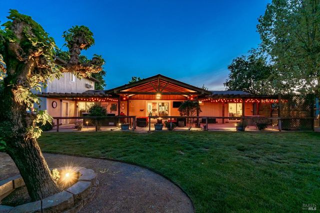 353 Patrick Ln, Windsor, CA 95492