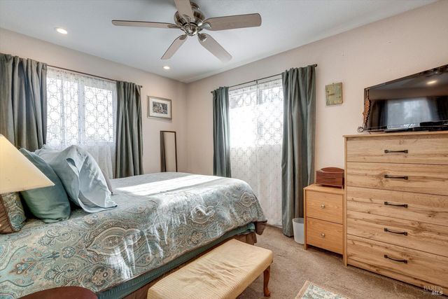 353 Patrick Ln, Windsor, CA 95492