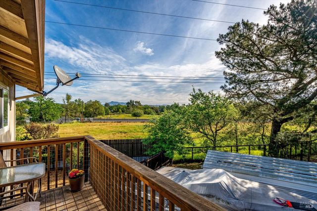 353 Patrick Ln, Windsor, CA 95492