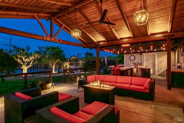 353 Patrick Ln, Windsor, CA 95492