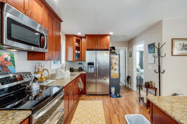 353 Patrick Ln, Windsor, CA 95492