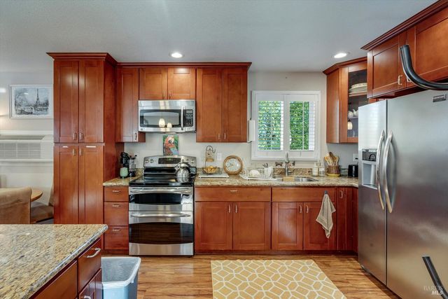 353 Patrick Ln, Windsor, CA 95492