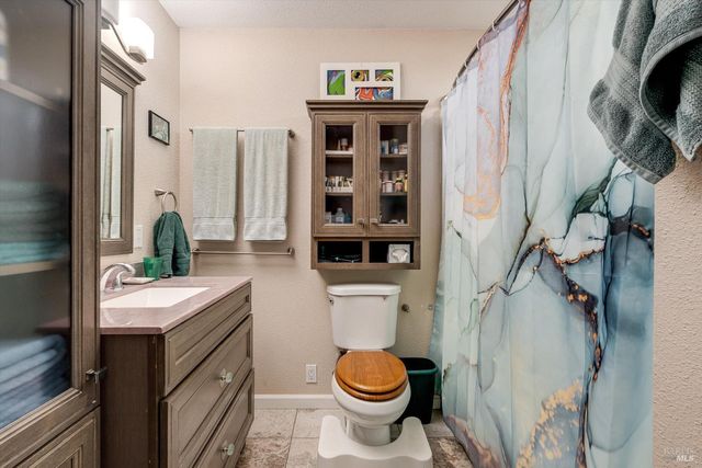 353 Patrick Ln, Windsor, CA 95492