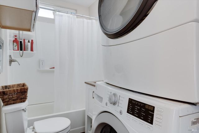 353 Patrick Ln, Windsor, CA 95492