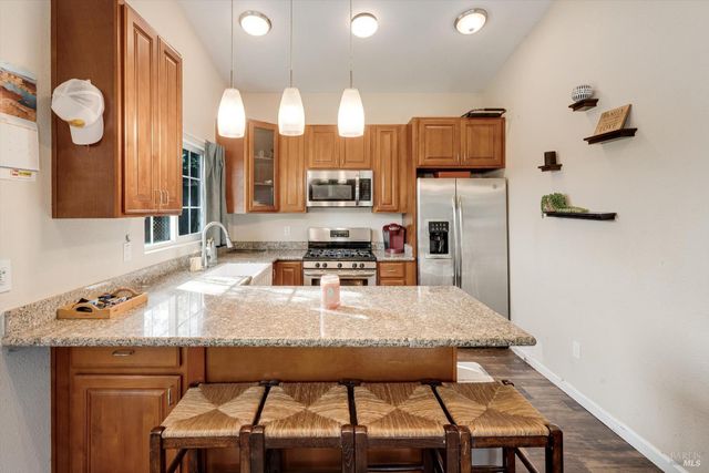 353 Patrick Ln, Windsor, CA 95492