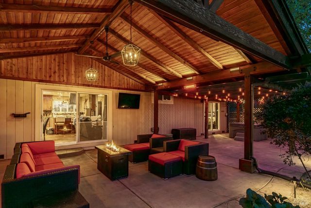 353 Patrick Ln, Windsor, CA 95492