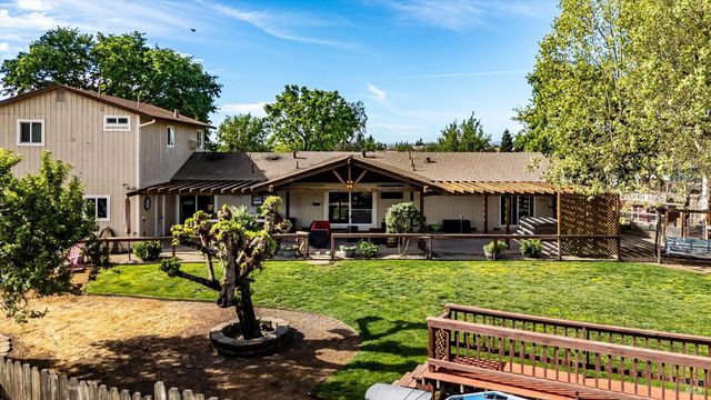353 Patrick Ln, Windsor, CA 95492