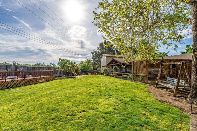 353 Patrick Ln, Windsor, CA 95492