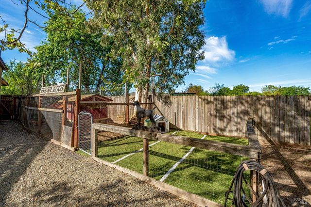 353 Patrick Ln, Windsor, CA 95492