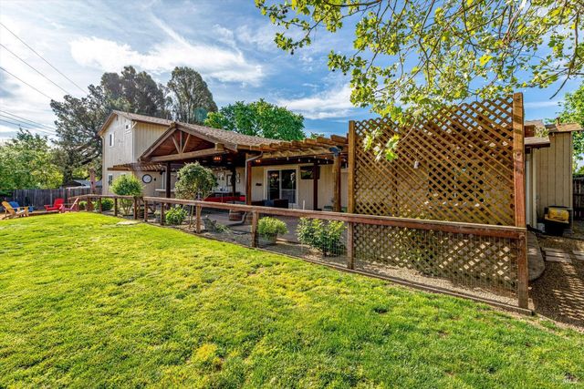 353 Patrick Ln, Windsor, CA 95492