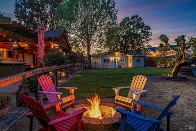 353 Patrick Ln, Windsor, CA 95492