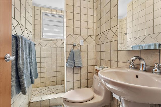 1858 MCLEARY, San Juan, PR 00911