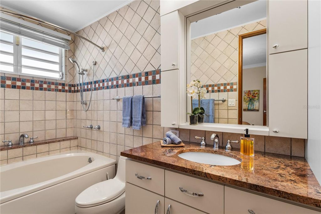 Image 18 of property listing at 1858 MCLEARY, San Juan, PR 00911