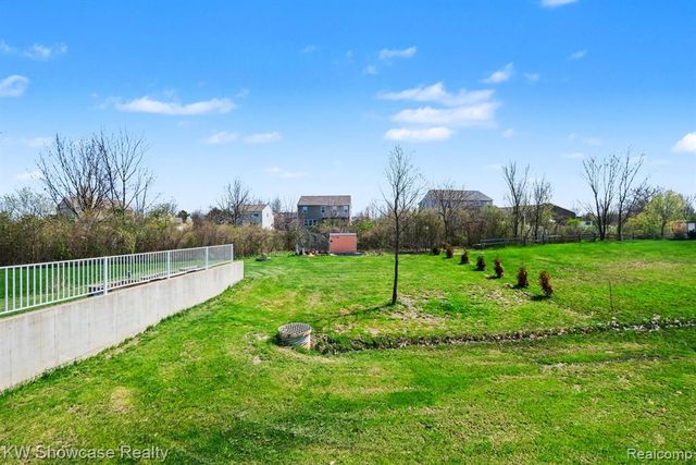 4339 Pebble Creek Boulevard, Grand Blanc, MI 48439