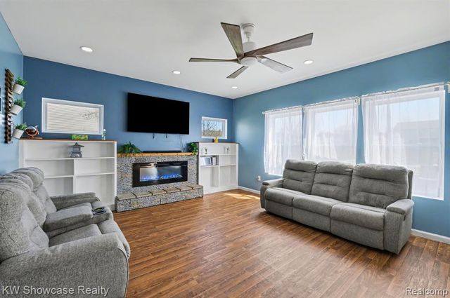 4339 Pebble Creek Boulevard, Grand Blanc, MI 48439