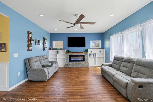 4339 Pebble Creek Boulevard, Grand Blanc, MI 48439