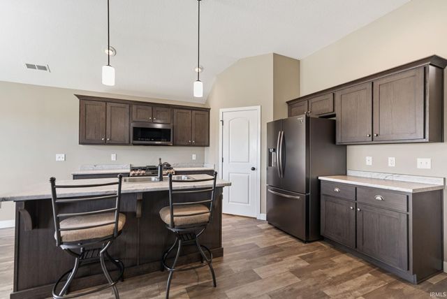 10432 Chesterhills Court, New Haven, IN 46774