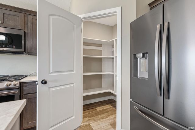 10432 Chesterhills Court, New Haven, IN 46774