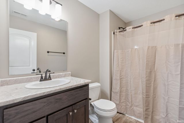 10432 Chesterhills Court, New Haven, IN 46774