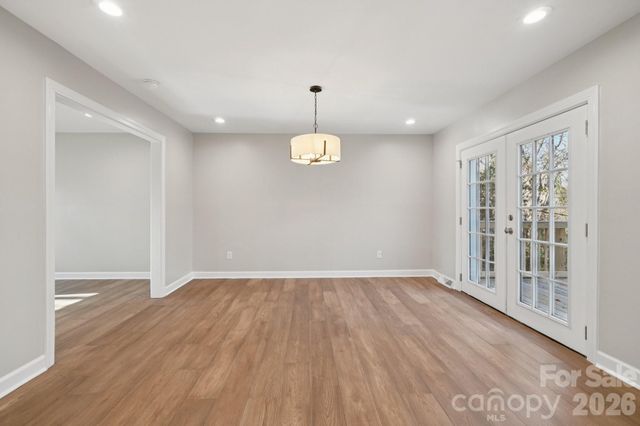 1216 Old Farm Road, Charlotte, NC 28226