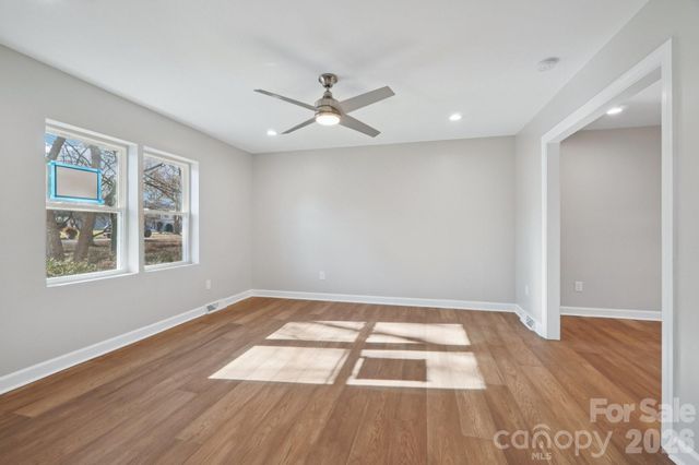 1216 Old Farm Road, Charlotte, NC 28226