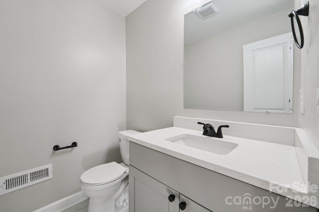 1216 Old Farm Road, Charlotte, NC 28226