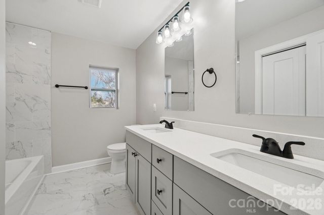 1216 Old Farm Road, Charlotte, NC 28226