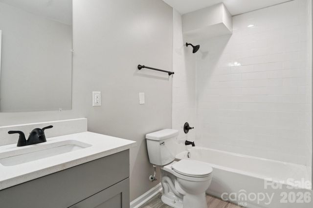 1216 Old Farm Road, Charlotte, NC 28226