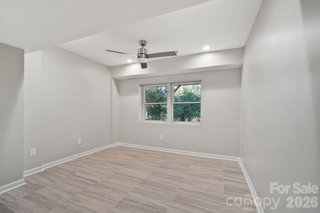 1216 Old Farm Road, Charlotte, NC 28226