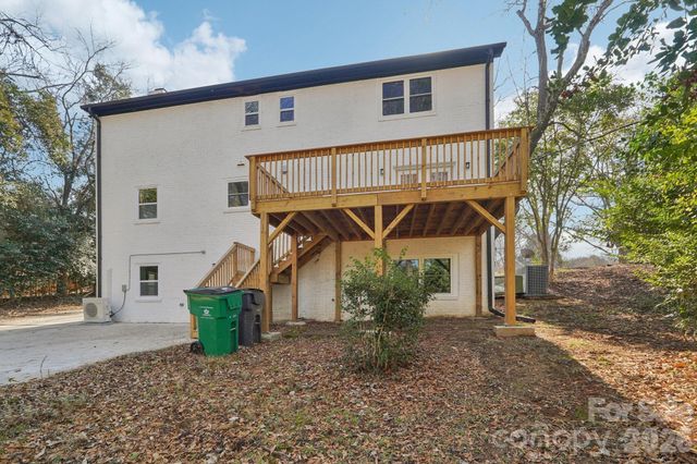 1216 Old Farm Road, Charlotte, NC 28226