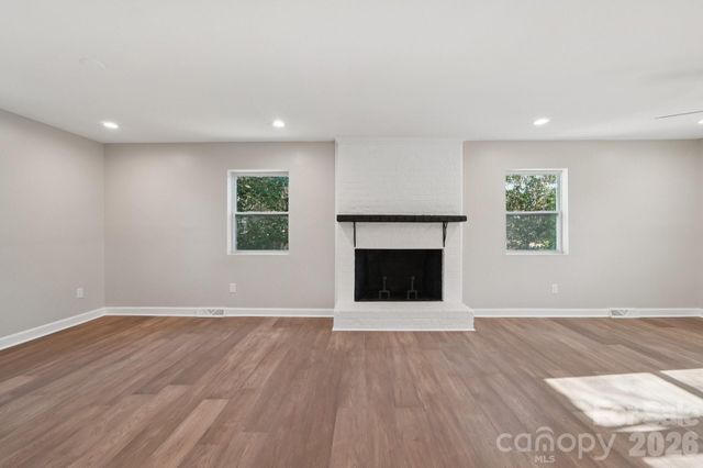 1216 Old Farm Road, Charlotte, NC 28226