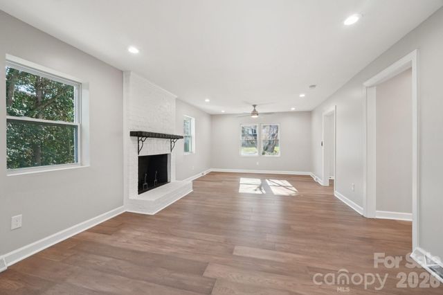 1216 Old Farm Road, Charlotte, NC 28226