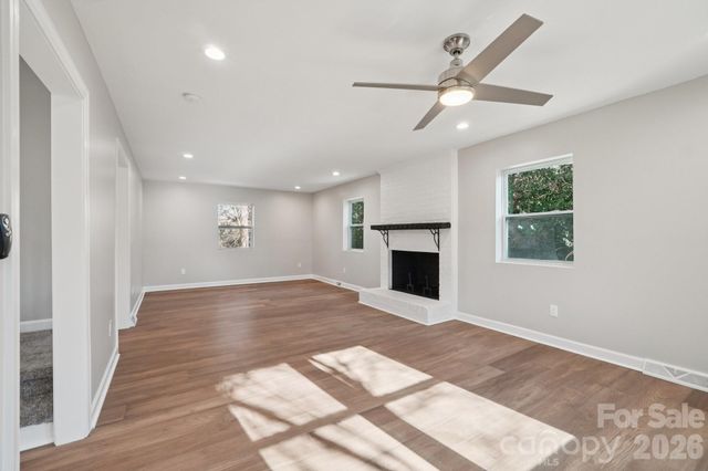 1216 Old Farm Road, Charlotte, NC 28226