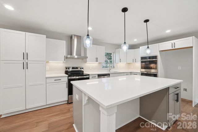 1216 Old Farm Road, Charlotte, NC 28226