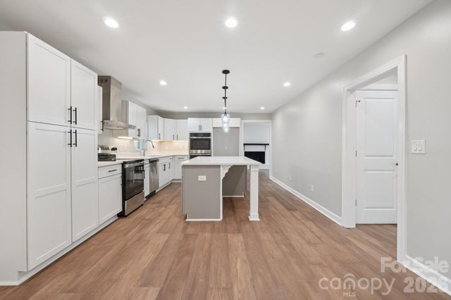 1216 Old Farm Road, Charlotte, NC 28226