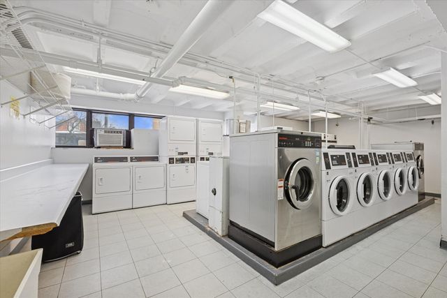 6030 N Sheridan Road 1506, Chicago, IL 60660