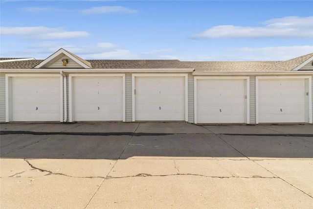 1345 SE Florence Drive 405, Waukee, IA 50263