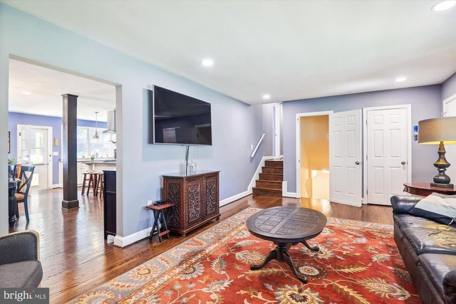 9805 FIVE OAKS RD, Fairfax, VA 22031