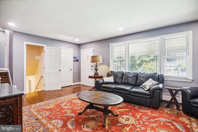 9805 FIVE OAKS RD, Fairfax, VA 22031