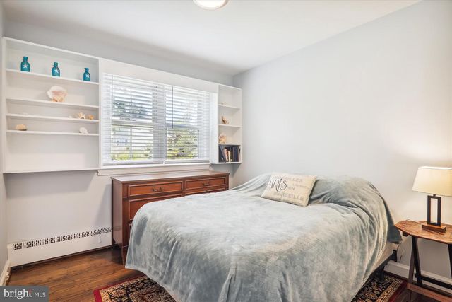 9805 FIVE OAKS RD, Fairfax, VA 22031