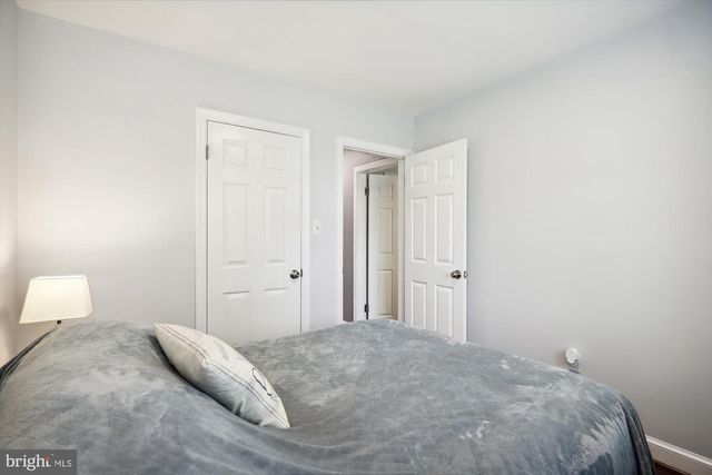 9805 FIVE OAKS RD, Fairfax, VA 22031