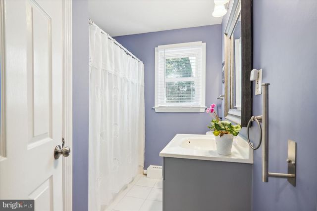 9805 FIVE OAKS RD, Fairfax, VA 22031