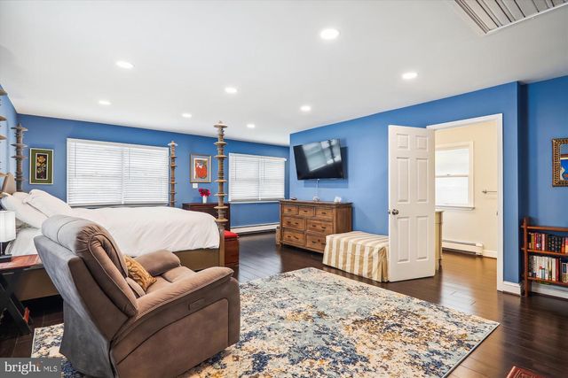 9805 FIVE OAKS RD, Fairfax, VA 22031