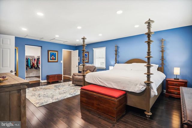 9805 FIVE OAKS RD, Fairfax, VA 22031