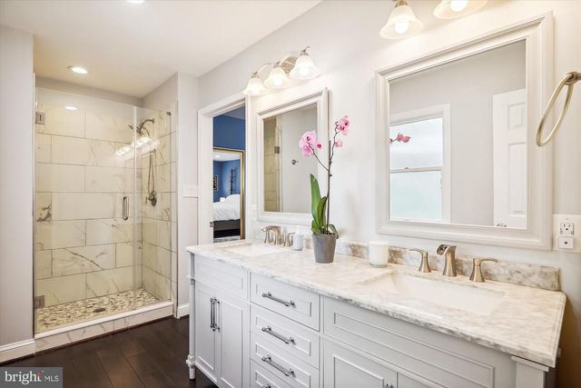 9805 FIVE OAKS RD, Fairfax, VA 22031